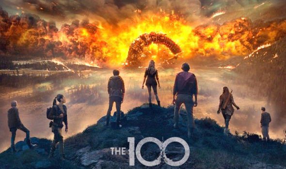 Los 100 serie escena postapocalíptica con Clarke y Octavia